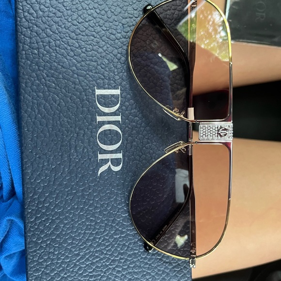 DIOR WOMENS SUNGLASSES                                           NEVER WORN - Picture 1 of 3